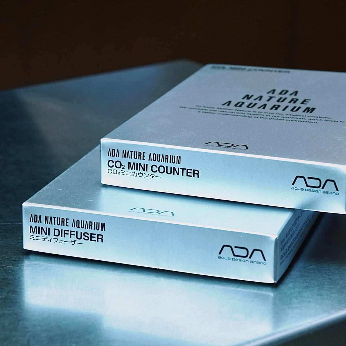 ada_lab_umeda's tweet image. ADA NEW CO2 SYSTEM
: MINI DIFFUSER
: CO2 MINI COUNTER

小型水槽用のCO2添加器具として「ミニディフューザー」と「CO2ミニカウンター」が新たにラインナップに加わりました。
小型水槽に最適なコンパクトサイズで、シンプルなデザインはどんな水景にも調和します。

#adalab #adalabumeda #ada