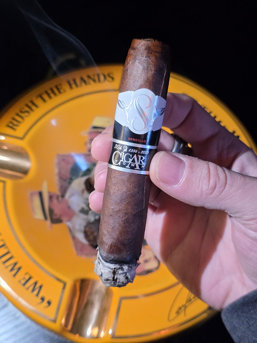 NicoM310's tweet photo. World Series Game 1
Pre-game &amp; post-game sticks
#GoJaysGo #botl #FuenteFriday https://t.co/LaKeko7vGo