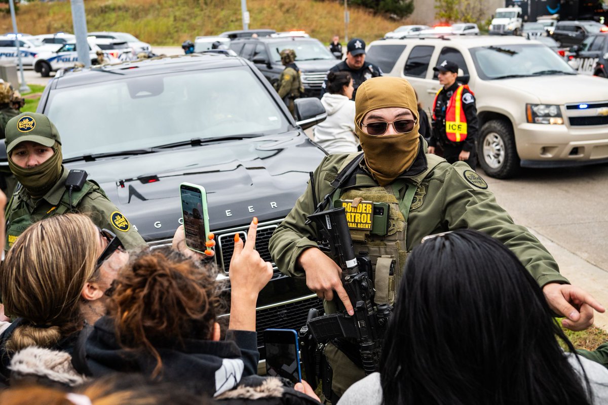 The feds accused a Chicago Tribune reporter of interference, sparking backlash: "Journalism is not a crime."