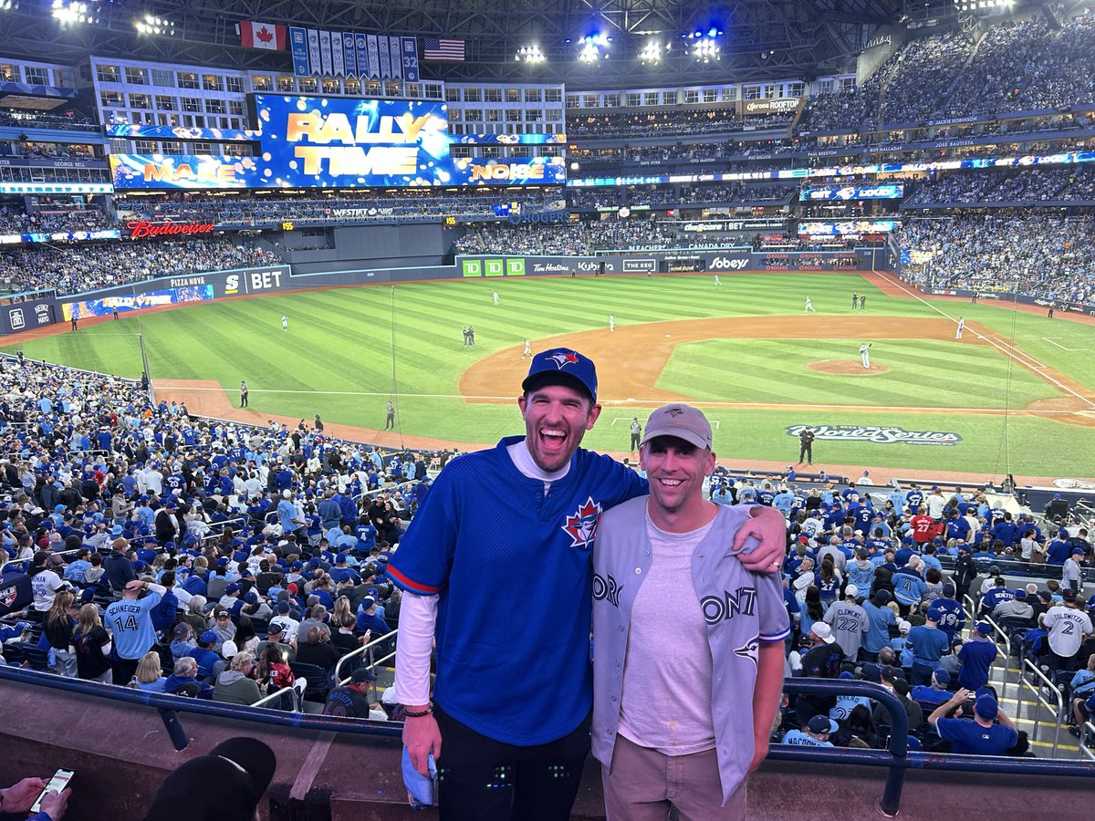 SamAMcKee's tweet image. Bucket list night. Let’s win a few more.