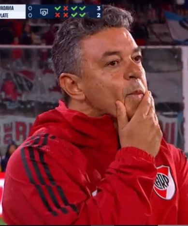 Como puede ser que estos dos sean la misma persona 

Imposible