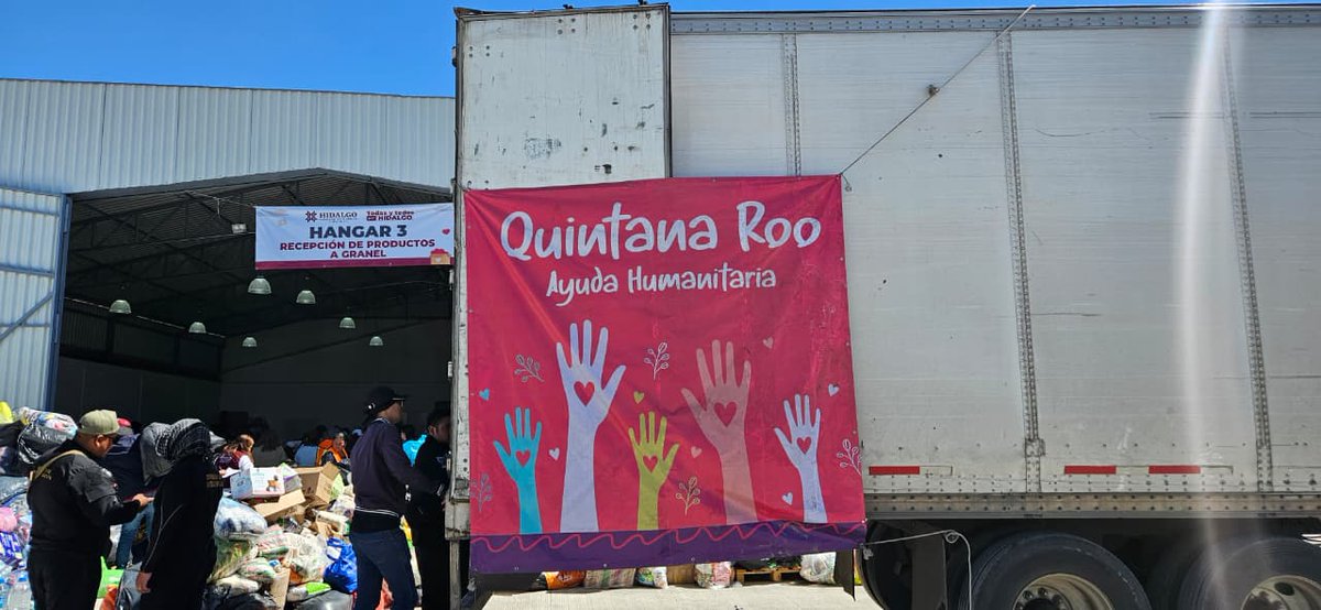 juliomenchaca_'s tweet image. La solidaridad entre los estados se fortalece. Valoramos el apoyo del @GobQuintanaRoo, que nos envió víveres e insumos que fortalecen nuestra labor para poder seguir ayudando a las familias hidalguenses.  
#HidalgoUnido
#PrimeroElPueblo