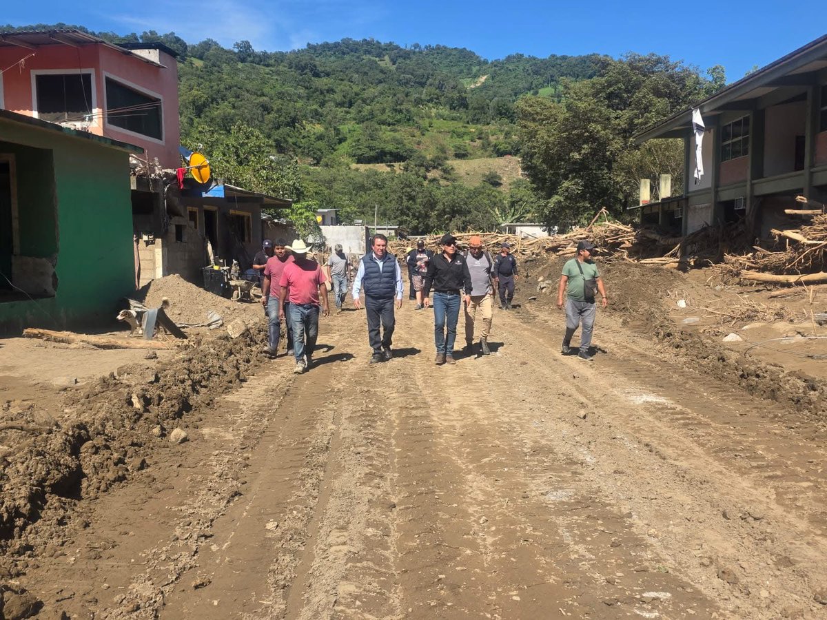 juliomenchaca_'s tweet image. Se reaperturó un camino de la comunidad de Tlacolula, Tianguistengo que permitirá agilizar el trabajo de limpieza para movilizar los recursos hacia las zonas afectadas.
#HidalgoUnido
#PrimeroElPueblo