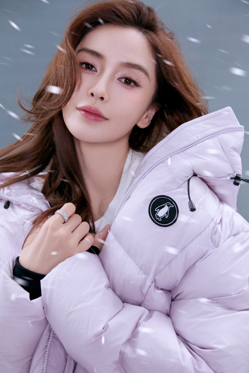 cdrama_update's tweet image. #Angelababy for a Penguin livestream event

More - weibo.com/2626304873/522…
weibo.com/2626304873/522…

#YangYing #杨颖