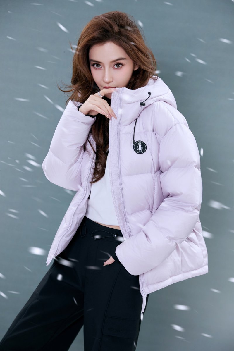 cdrama_update's tweet image. #Angelababy for a Penguin livestream event

More - weibo.com/2626304873/522…
weibo.com/2626304873/522…

#YangYing #杨颖