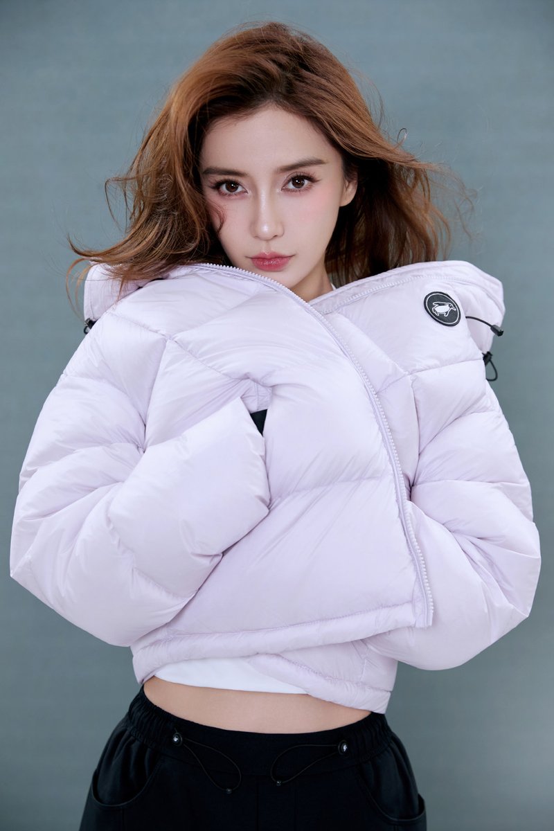 cdrama_update's tweet image. #Angelababy for a Penguin livestream event

More - weibo.com/2626304873/522…
weibo.com/2626304873/522…

#YangYing #杨颖