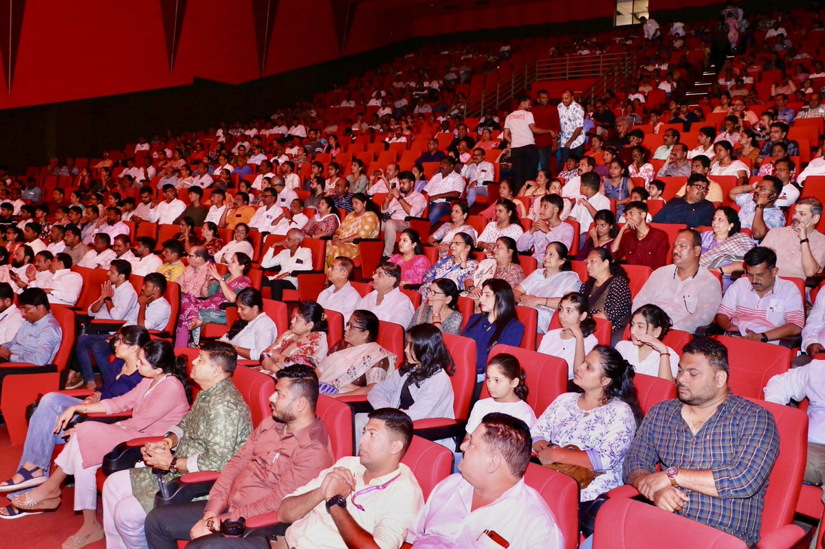 रोहा येथील डॉ. चिंतामणराव द्वा. देशमुख शहर नाट्यगृहात ‘सुनील तटकरे युवा प्रतिष्ठान’ यांच्या वतीने आयोजित, संगीता मेळेकर प्रस्तुत ‘गाता रहे मेरा दिल’ या सदाबहार गीतांच्या कार्यक्रमास उपस्थित राहिलो. या कार्यक्रमाच्या कलाकारांचे रोहा शहरात स्वागत करून त्यांना शुभेच्छा दिल्या तसेच