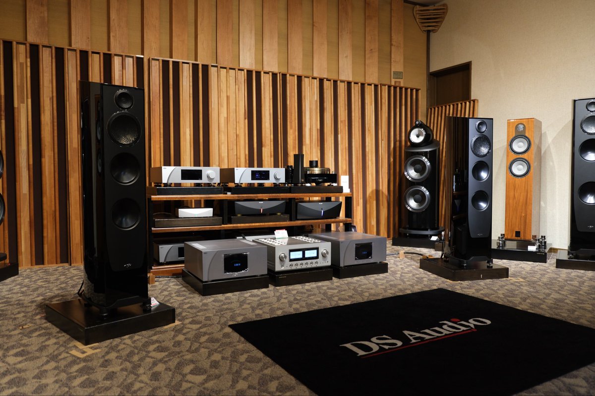 soundhunter1940's tweet image. DS Audio Presents
『光カートリッジ徹底試聴会』

本日は、社長の青柳氏に入門編/ハイエンド編の両セミナーで解説していただいております。

この後のハイエンド編も楽しみです！！

#DSAudio