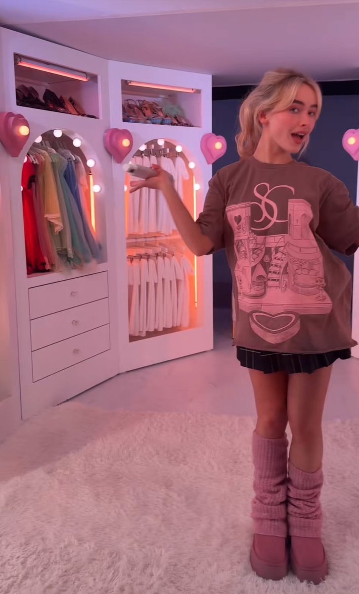 brinlivia's tweet image. this is barbie