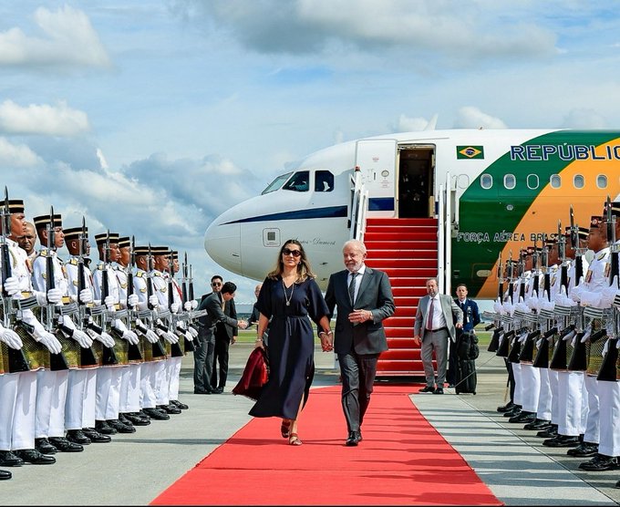 Chupa Gado Arrombado, isso é CHUVA DE LULA até 2030 seus otários ...  🤣  👇