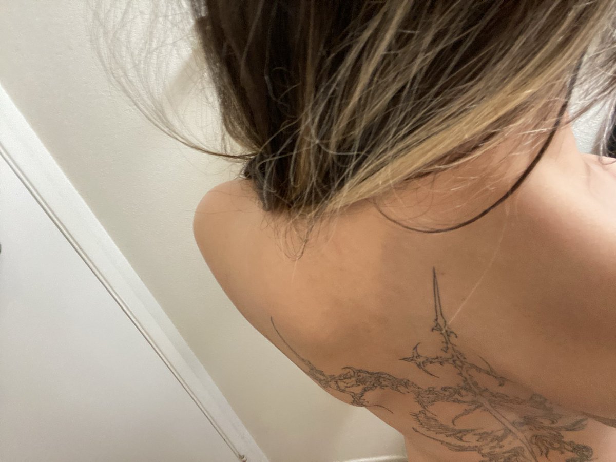 🍎 yan tweet media