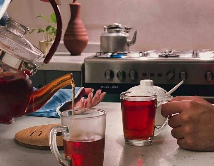 fikri_fbs's tweet photo. يا بعد قلبي،
كلماتك تسكن الوريد،
وفي حضورك يذوب الحديد،
نظرتك نسمة عيد،
وصوتك لحن فريد،
إن كنتِ جعلت قلبي سماء،
فأنتِ فيها النجم والضياء،
حبك بقلبي دعاء،
ما ينتهي لا في ليل ولا صباح. 🌹 https://t.co/2S6m4ucfKd