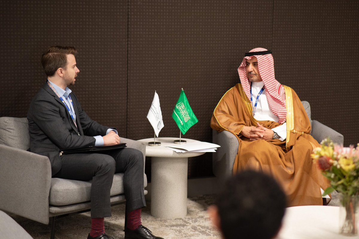 KSAlmudaifer's tweet image. على هامش مشاركتي في المؤتمر والمعرض الدولي للتعدين والموارد 2025 @IMARC_Mining بأستراليا، عقدتُ عددًا من اللقاءات الثنائية رفيعة المستوى مع عدد من كبار المسؤولين التنفيذيين في #قطاع_التعدين العالمي، 
كما شاركت في اجتماع طاولة مستديرة جمعني مع عدد من قادة الشركات الأسترالية في…