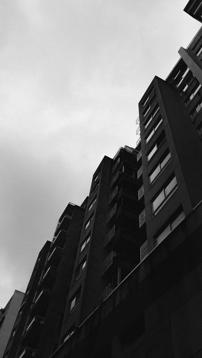 ithevoid's tweet image. volví aunque siempre tengo ganas de irme
(los drives de pelis raras es lo único que me ata acá)