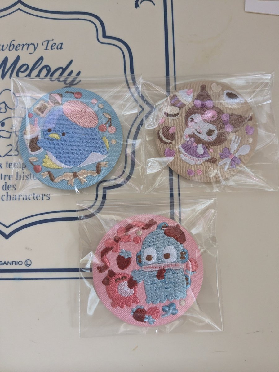 サンリオ 刺繍缶バッジ 交換 

譲：クロミ 、 タキシードサム 、 ハンギョドン

求：ハローキティ

郵送のみ
お気軽にお声かけください。