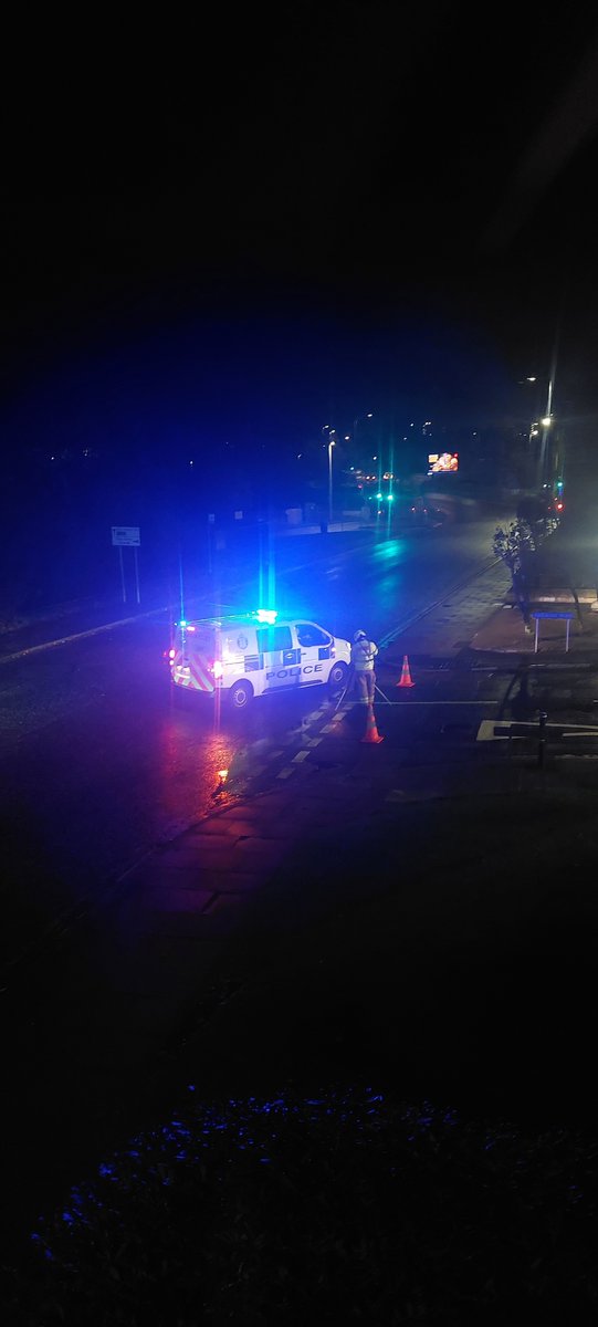 Ashgrove road blocked off, I think due to unstable scaffolding. #aberdeen