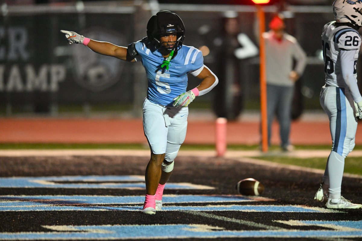 andrewtsimonson's tweet photo. Dom Santiago and Jacoby Studimire combined for more than 300 rushing yards as Helena pushed past Calera in the second half to earn its third-straight region win.

Photos by @JrainFromAl &amp; Story: https://t.co/qfEcDGNtor

Thanks to @CoosaPinesFCU for supporting our coverage. https://t.co/VZW77H6Bf5