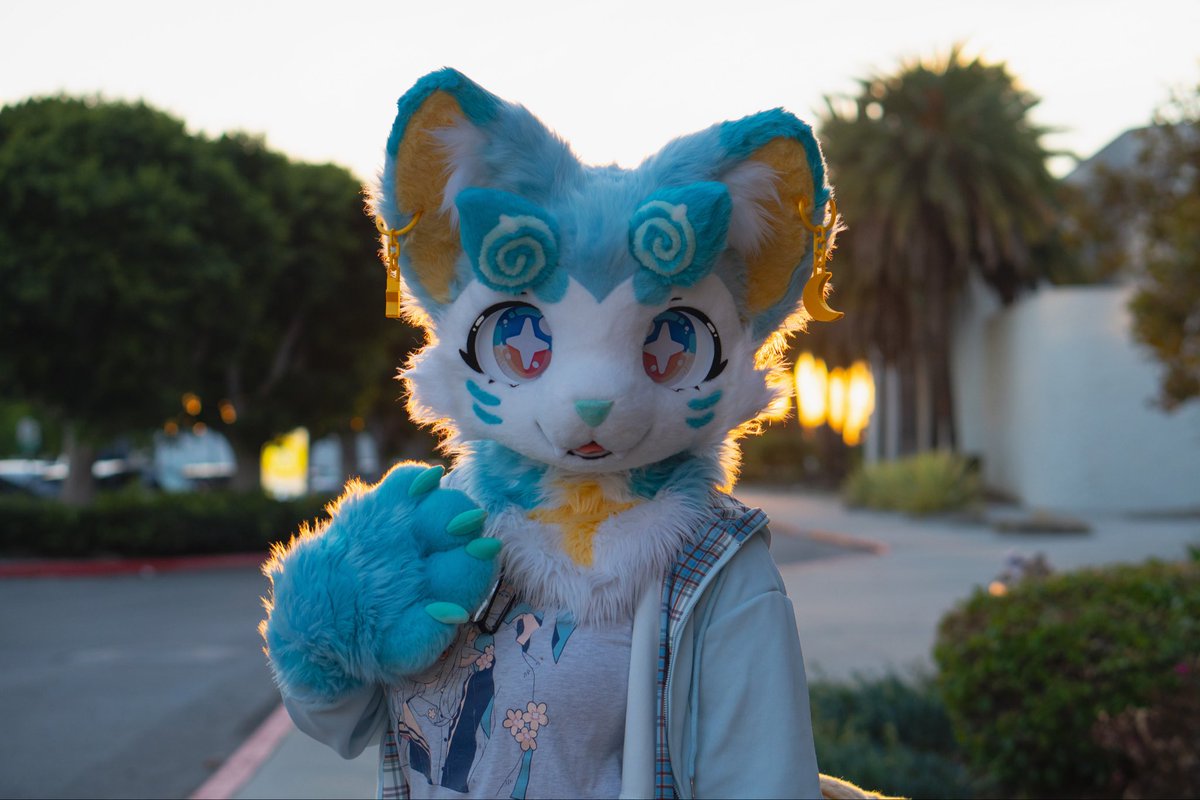 I’ve uploaded my furtrack profile with new photos from a recent anime event! ご覧ください！💙☁️

furtrack.com/user/Gharial8/…

A fun event, hopefully they’re able to find a new location!

#FursuitFriday #AnimeNightMart #ANM2025