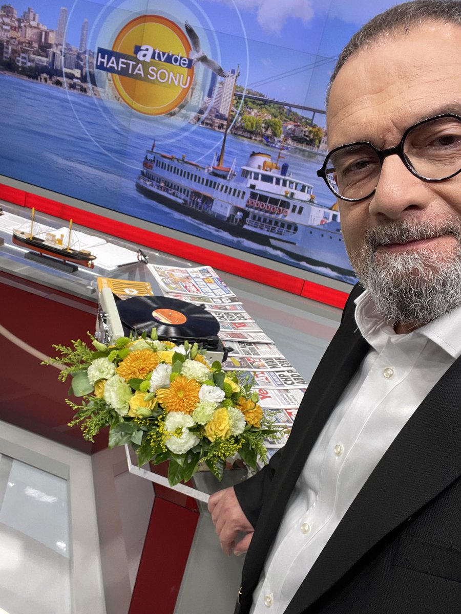 25 Ekim cumartesi sabahında canlı yayın için hazırlıklarımız tamam.
Hem gündemi hem hayat üzerine notlarımızı paylaşmak için sizi de aramıza bekliyoruz.
Günaydın..
🌞 📺👋🐈
⁦<a href="/atvdeHaftasonu/">atv'de Hafta Sonu</a>⁩