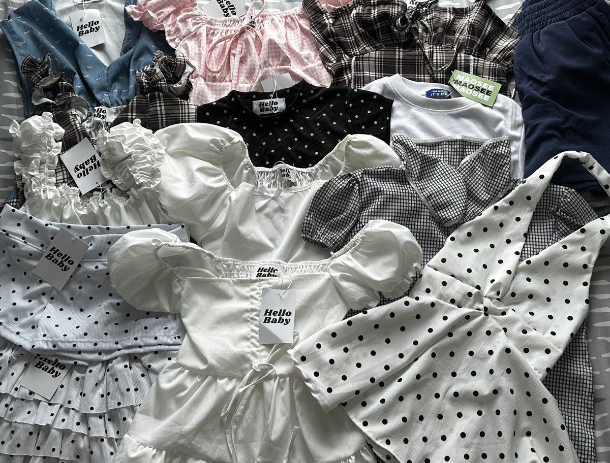 Gxmm_sp's tweet image. ‼️ขายเทค้าบบ มีทั้งมือ1และมือ2 ค่าส่ง50฿ (ฟอล+รี+ปัก 35฿) ราคาหลักสิบไม่เกิน 120 งับบบ💖 ฝากร้านเล็กๆด้วยน้าทุกคนน✨
#ส่งต่อเสื้อผ้ามือสอง #ส่งต่อเสื้อผ้ามือ2 #ส่งต่อเสื้อผ้ามือสองสภาพดี #ส่งต่อ #ส่งต่อเสื้อผ้า #โล๊ะตู้เสื้อผ้า #โล๊ะตู้