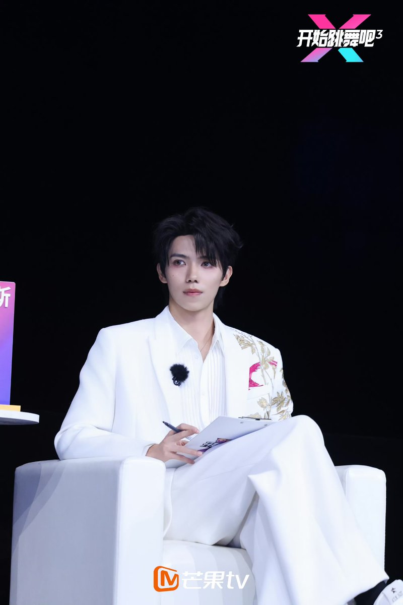 Googgigg7's tweet photo. #หลัวอีโจว #LuoYizhou #ReadyToDance3 🥭 https://t.co/MNH6pR6gW5