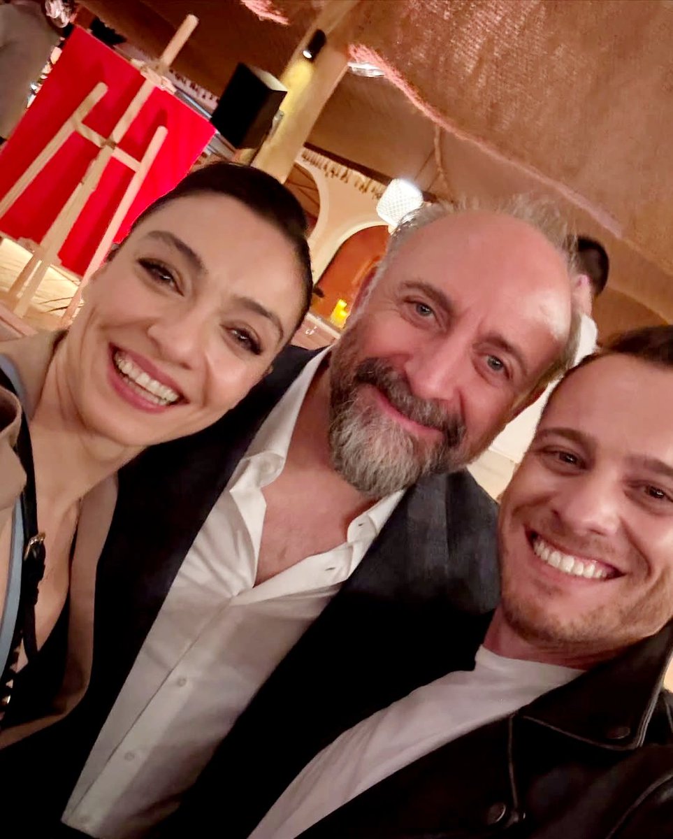 CarpintiAtrium's tweet photo. "Halit? Halit Ergenç?... our family loves him very much. Please give him our regards"

#Çarpıntı #KeremBürsin #DenizÇakir #LizgeCömert #HelinElveren #MehmetFatihObuz https://t.co/edCAUxYfEb