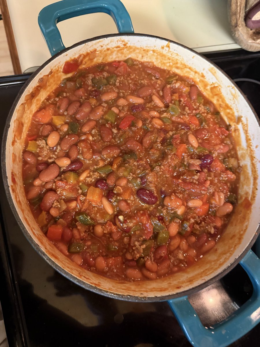 Pregame pressbox meal for <a href="/cnfootball/">Carson-Newman Football</a> on Homecoming against UVA Wise courtesy <a href="/LeanndaCavalier/">Leannda Cavalier</a> 

It’s clearly fall

Chili 
Spinach artichoke dip
Apple salad
Peanut butter pie dip
Tri-layer brownies