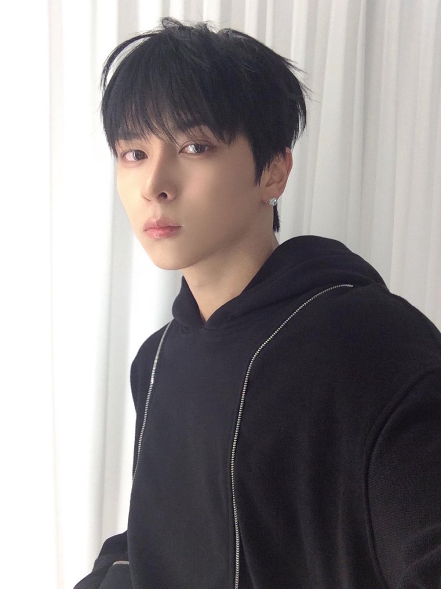 NOMAD_is_here's tweet photo. [#원]  
NUYH NEWYORK 즐거웠어 🤩

#NOMAD #노매드
#ONE #원 https://t.co/PgQM4C5AjX