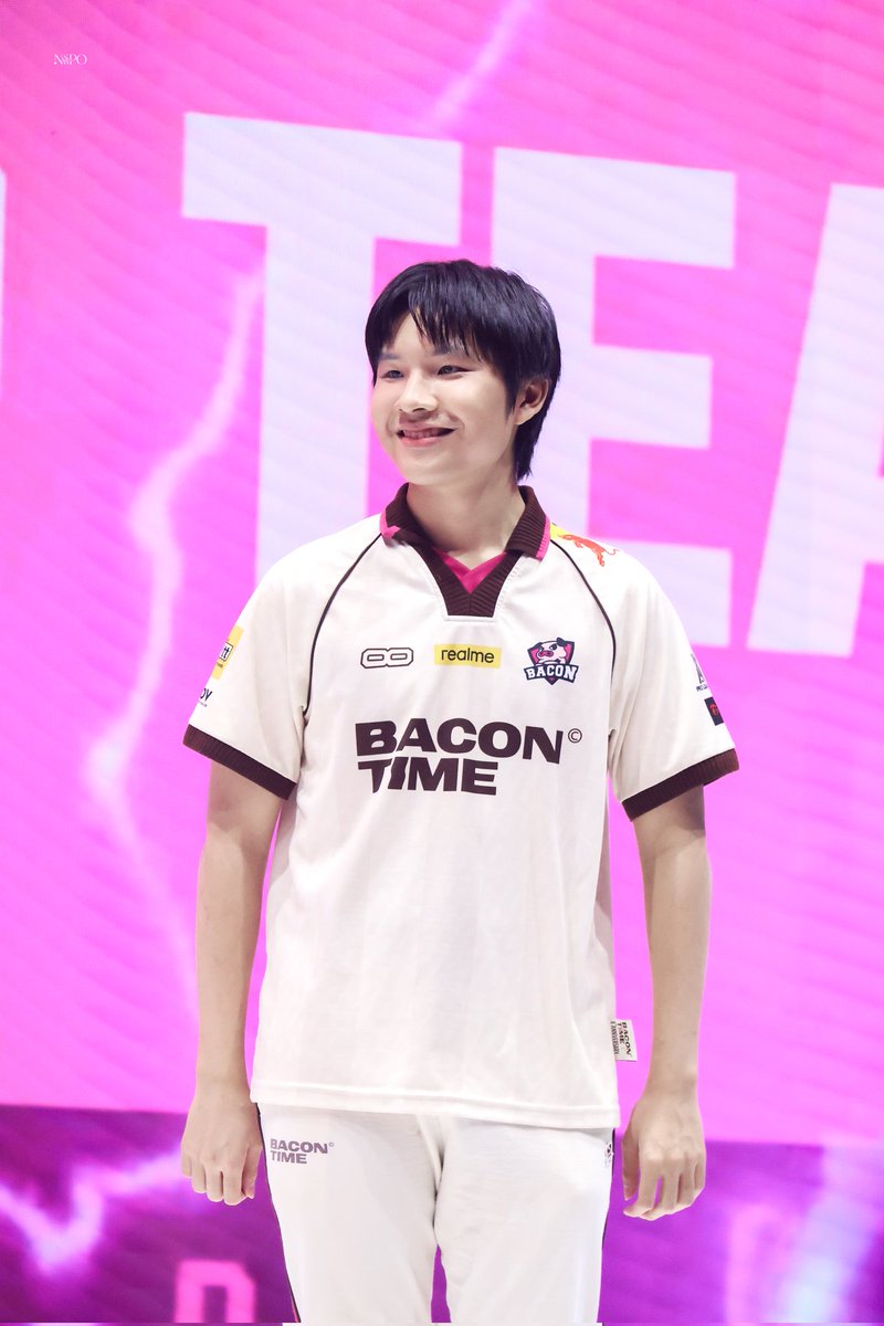 nnsnwpo's tweet photo. ดูอ้วมมานยิ้ม หมั่นเขี้ยวมากอะะ 😭🤏🏻💖

#ทีมBaconTime #RPL2025Winter https://t.co/aBJWypbOKA
