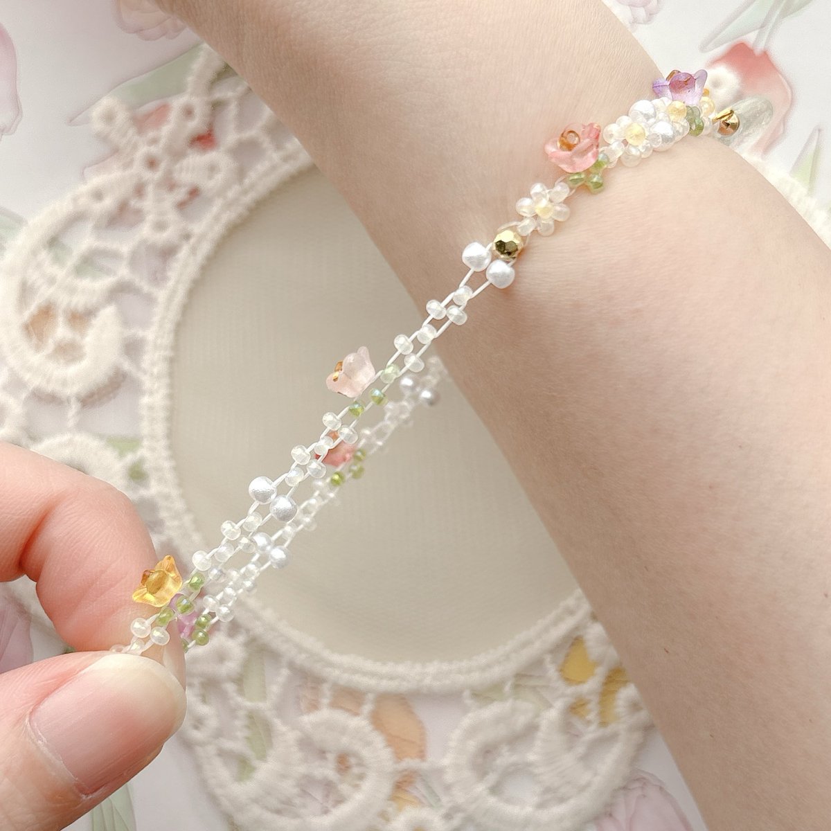 n_a_m_u_76's tweet image. tulip🌷

white🤍×colorful🌈

#Namu #handmade #beads #seaglass #tulip #チューリップ