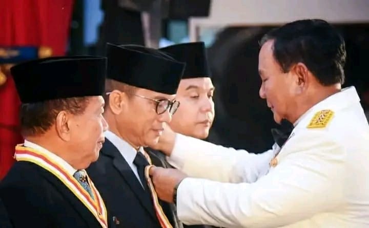 penbae's tweet photo. @prabowo
@YandriSusanto 
@arizalpatria https://t.co/xnu1KmHNj5