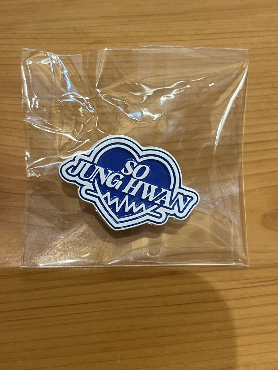 Yhfr_3's tweet photo. @mo_onj12 検索より失礼します。
ピンバッジのジョンファンを所持しておりますが、同種ジェヒョクとの交換可能でしょうか。
ご検討いただけますと幸いです。 https://t.co/J0qIbOOlty