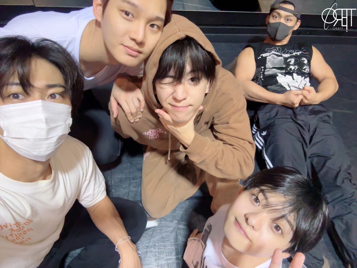 orbit5_ofcl's tweet photo. 𝐎𝐑β𝐈𝐓 𝐋𝐈𝐕𝐄 𝐓𝐎𝐔𝐑 "𝐑𝐎𝐀𝐑" 𝐃-𝟏

2025.10.26 (Sun.)　Zepp Namba（大阪）
2025.11.02 (Sun.)　仙台PIT（宮城）
2025.11.14 (Fri.)　ヒューリックホール東京（東京）
🔗 https://t.co/uXs0Udksn1
🎫 チケット一般発売中！
https://t.co/LOZlqk887K 

#ORβIT  #EαRTH 
#ORβIT_ROAR https://t.co/AloDNQcUeX