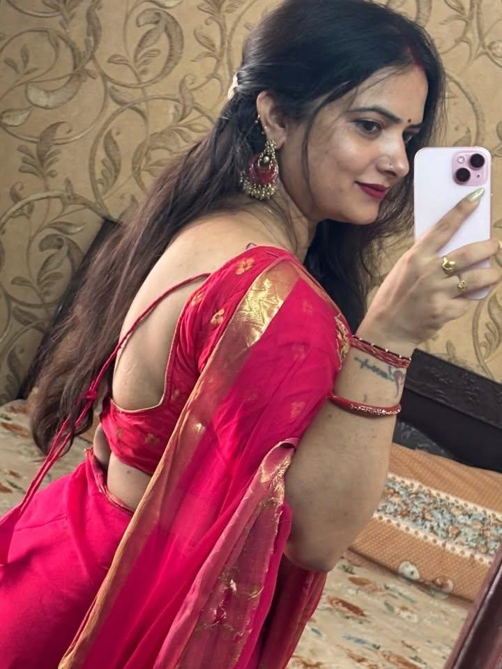 NehaKum77970340's tweet photo. #RedTwitter
आईने को इसलिए खुद पर यकीन आया नहीं|
        
सामने कभी ऐसा नक्स ए हसीन आया नहीं||

(In pic not me) https://t.co/Van9HspUzi