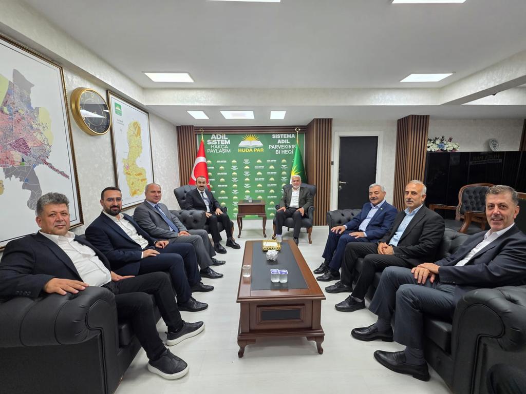 Batman Vakfı kuruluş sürecinde Hüda Par Genel Başkanı ve İstanbul Milletvekilimiz Zekeriya Yapıcıoğlu'nu ziyaret ettik. Nazik kabul ve desteklerinden dolayı kendilerini şükranlarımızı sunarız. 
<a href="/zyapicioglu/">Zekeriya Yapıcıoğlu</a>
<a href="/ilyasbastik/">İlyas BASTIK</a> 
<a href="/HudaParBatman/">HÜDA PAR Batman İl Başkanlığı</a>
<a href="/fyslsns/">Faysal ŞANSİ</a> 
@hifzullahyildiz
<a href="/mehmeteminusta/">mehmeteminusta</a>