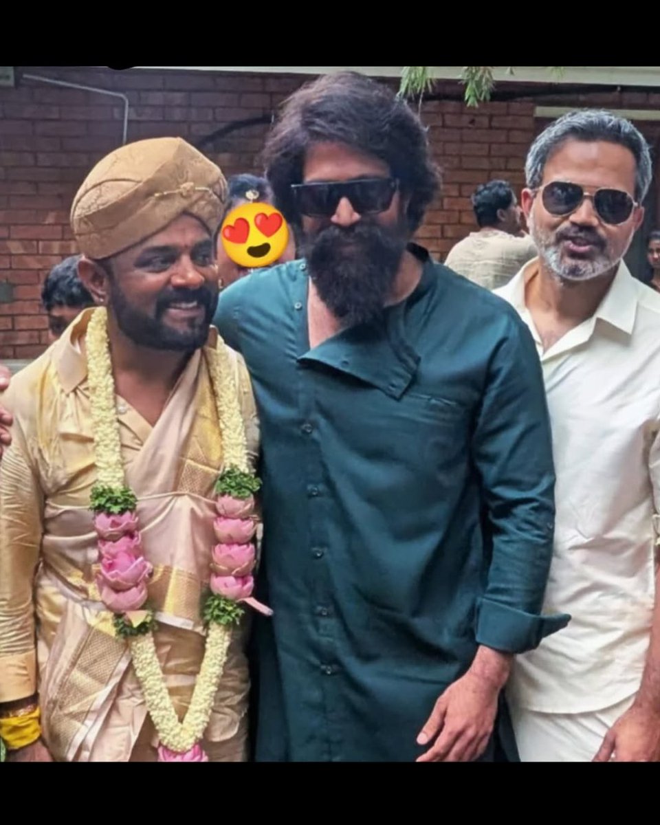 BangaloreTimes1's tweet photo. Team #KGF reunites🔥

KGF star #Yash &amp; director #PrashantNeel come together at the wedding of cinematographer #BhuvanGowda and #Nikhitha 

#kfi #sandalwood #kannadacinema #kannadaartist #kgf #kgf2 #bhuvangowda #latest #viral #weddingpics #trending https://t.co/lAoRYLHltz