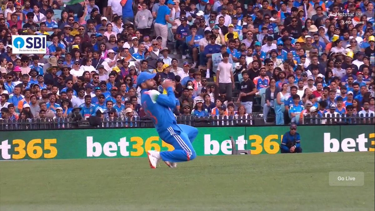 maheshwari8681's tweet image. What a catch man!! 🤯
#ViratKohli #AUSvIND