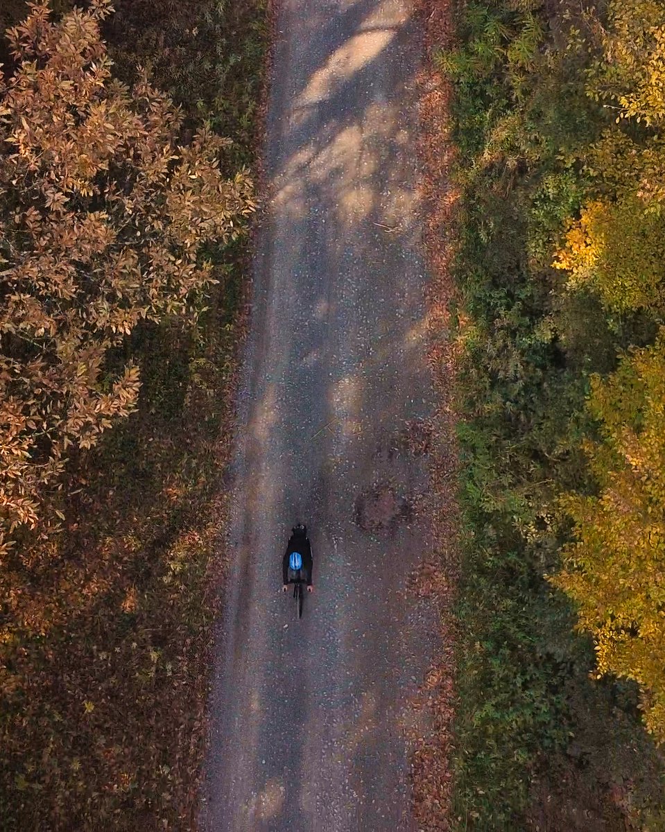 The clock moves tonight which means an extra hour to rest… or to ride. 😉🚲

Take that longer route, chase a new view, and enjoy the weekend in your own rhythm.

Time’s on your side. 🍂