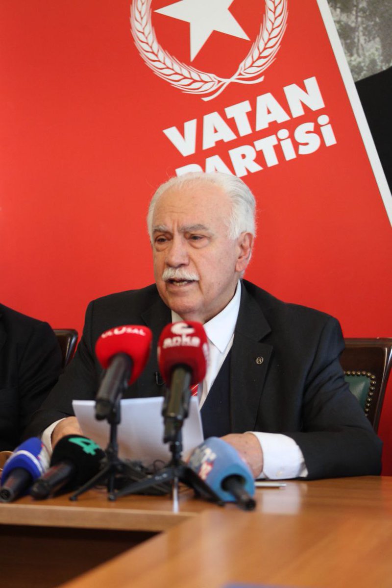 theirantimestur's tweet photo. Vatan Partisi Genel Başkanı Doğu Perinçek, Bakü'de düzenlenecek olan Avrupa Hahamlar Konferansı'na ilişkin Azerbaycan Cumhurbaşkanı İlham Aliyev'e mektup yazdı. Perinçek, mektubunda konferansın iptal edilmesini istedi.
#vatanpartisi #DoğuPerinçek #Azerbaycan #Türkiye https://t.co/J7VaXiFMNF
