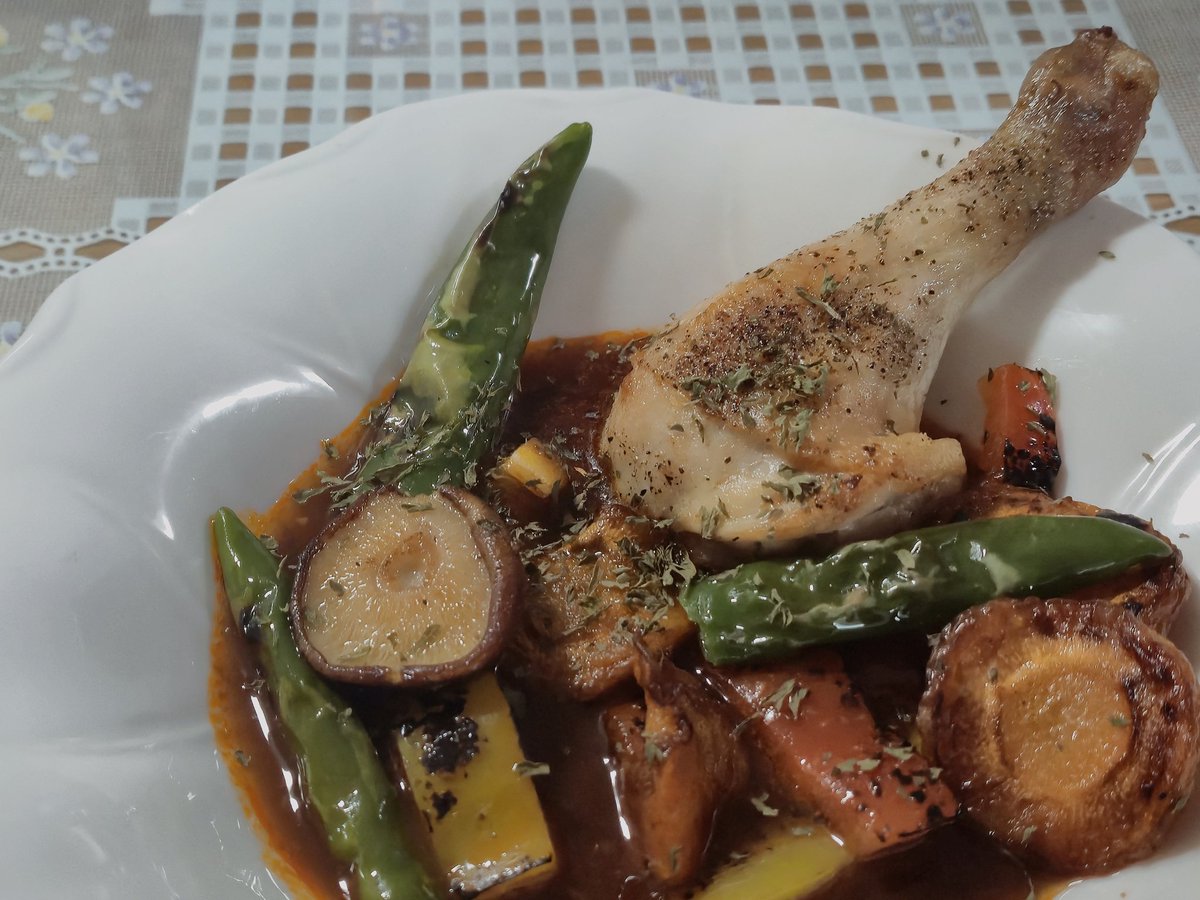 Elution2002's tweet image. 다들 맛점되세요 :)