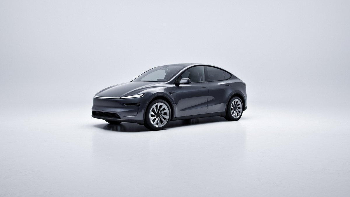 Tsla Chan tweet media