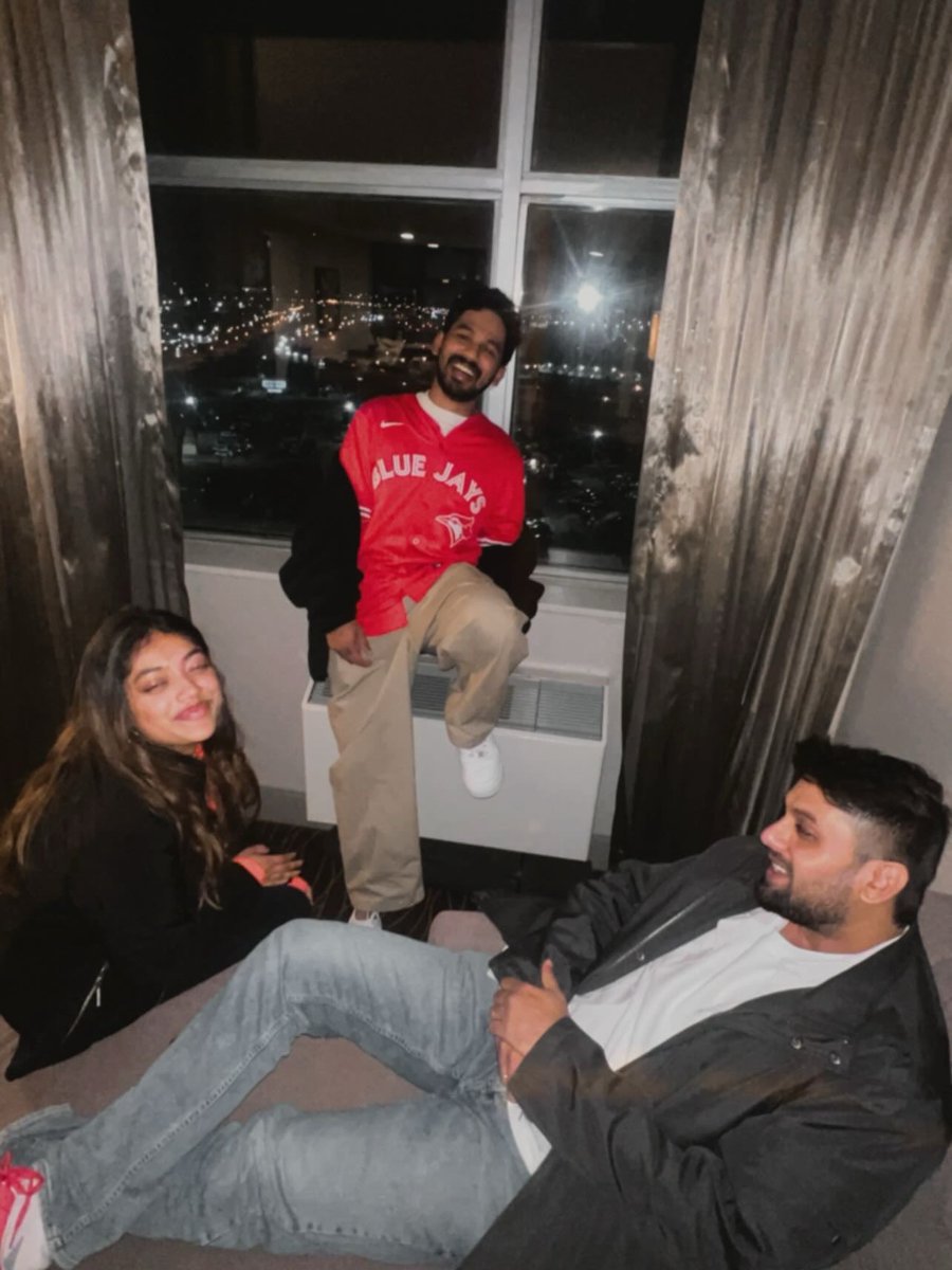 hiphoptamizha's tweet photo. Just broke out my custom jersey and they won ! Call me the ‘Good Luck Charm’ for the  @BlueJays 😁🤘🏻 https://t.co/aJXYnSeZPT