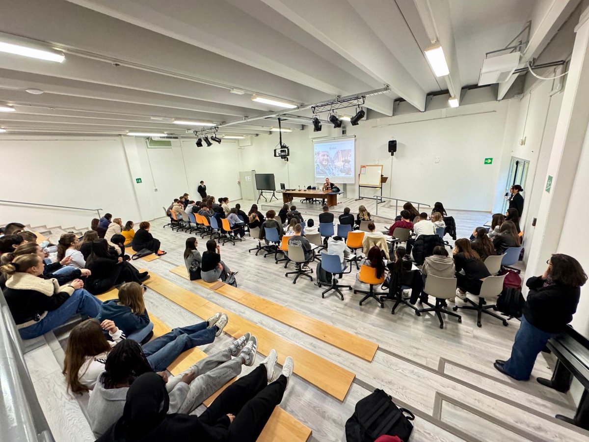 _Nico_Piro_'s tweet photo. #Friuli #Cormons #Gorizia #Monfalcone #Turriaco incontri nelle scuole superiori per dialogare con gli studenti di no alla guerra, al riarmo, di pace, di disabilità, di diritti
Confronto, pensiero critico, come sempre ho incontrato ragazze e ragazzi (e insegnanti) straordinari https://t.co/sVgwzF2C39