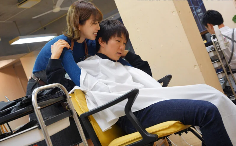 75Alex02's tweet photo. チー牛のくせに美容院に通い続ける理由 https://t.co/xqOuk3RtVl