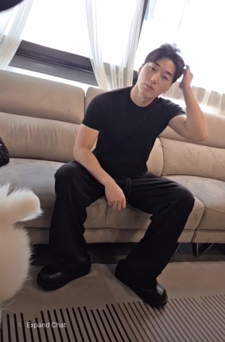 this is like the closest to a woosan live we get this year 🤣🖤