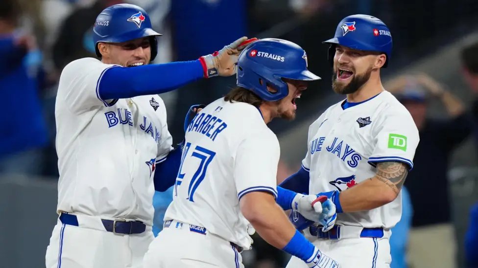 PakPassionSport's tweet photo. Addison Barger crushes MLB’s first-ever pinch-hit grand slam in World Series history as Blue Jays explode for 9 runs in the 6th to beat Dodgers 11-4. Ohtani homers late, but Toronto fans chant “We don’t need him!” #BlueJays #Dodgers #WorldSeries #MLB2025 #Ohtani #Barger https://t.co/ulefQZObtl