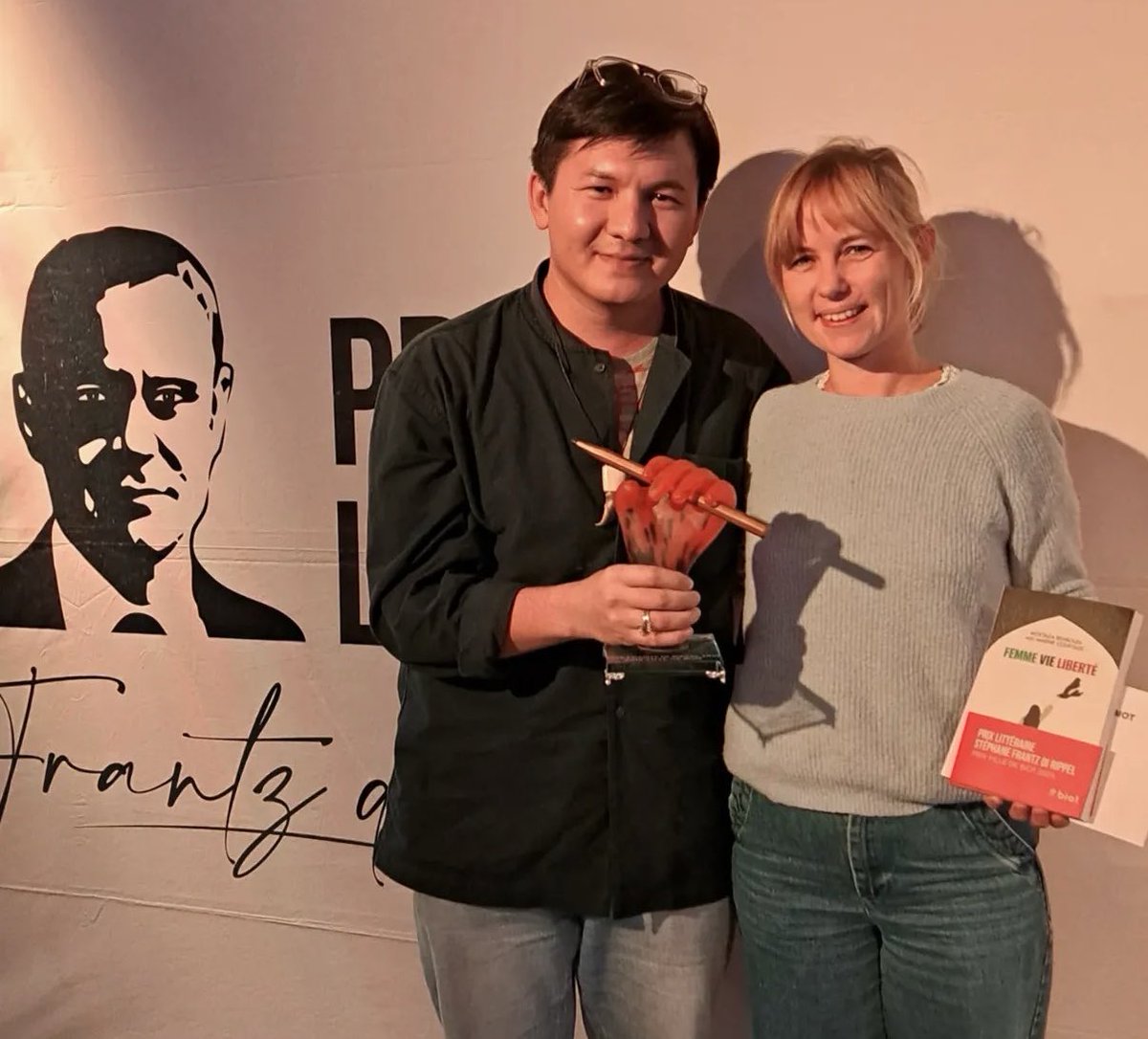 mortazabehboudi's tweet photo. À toutes celles qui résistent✊🏼 
Un grand merci à la @villedebiot et les membres du jury du Prix littéraire Stéphane Frantz di Rippel. 
Femme,Vie, Liberté. 
#femmevieliberté @EdduRocher1 https://t.co/IM7zseHOkg