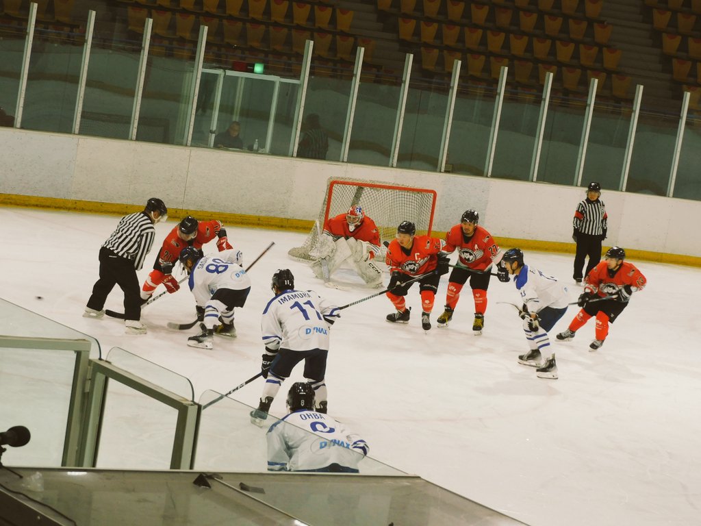 isozakinorie's tweet photo. 本日のJ ICE north division ‼️😁
釧路厚生社対DYNAX の試合は
釧路厚生社が6対4で勝ちました‼️
1ピリ開始早々に厚生社が先制し
2ピリからはDYNAXも盛り返し
手に汗握る展開でした。😆😆
#アイスホッケー
#ユタカアイスアリーナくしろ
#釧路厚生社アイスホッケー部
#DYNAX
#社会人アイスホッケー https://t.co/nhua5kAKBX