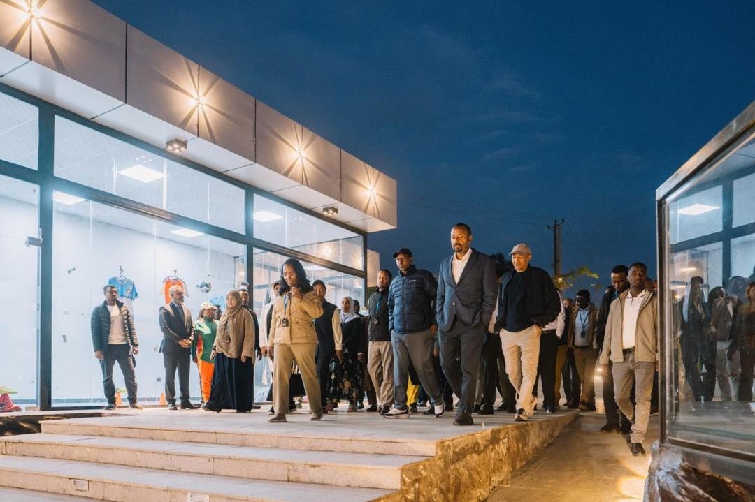AbbichuuM73273's tweet image. The 2nd largest corridor project in #AddisAbaba stretching from Sar Bet to German Square, Garment to Furi has been completed. A milestone in building a smarter, greener, and more connected capital. #Ethiopia  #corridordevelopment @AbiyAhmedAli @TemesgenTiru @AdanechAbiebie