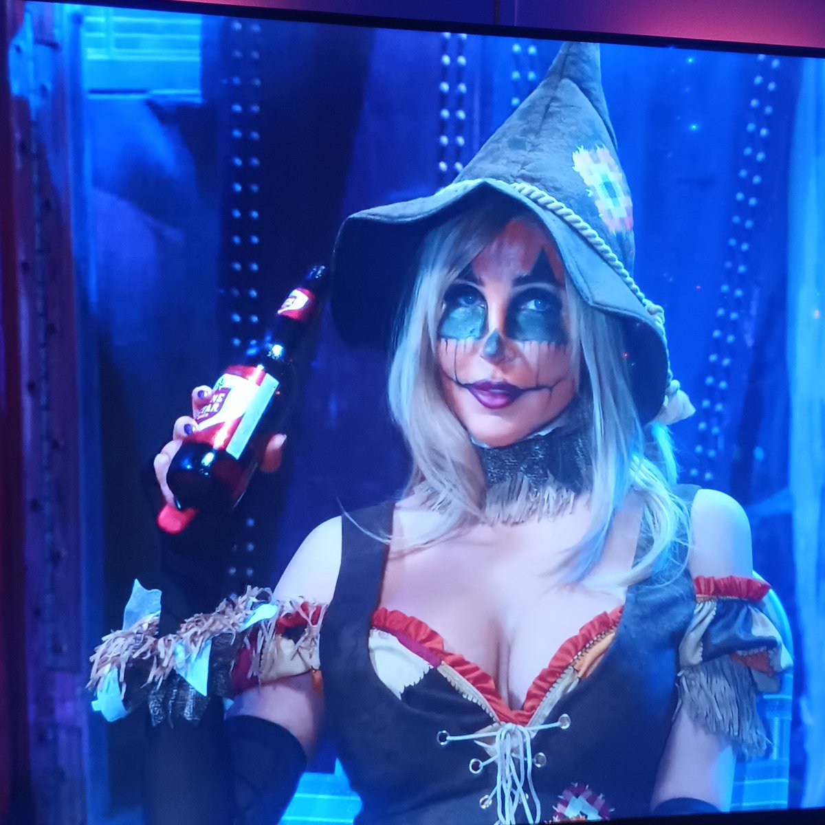 LadyVHS's tweet photo. Happy friggin #Splatterween y'all!!

Two first time watches for me, and some of the best segments ever!

Plus #Gwar was amazing! Glad to hear the @badtechno covers 😊 Made this mutant heart happy 🖤✌️

#TheLastDriveIn #MutantFam https://t.co/jHf1r5Zg7u